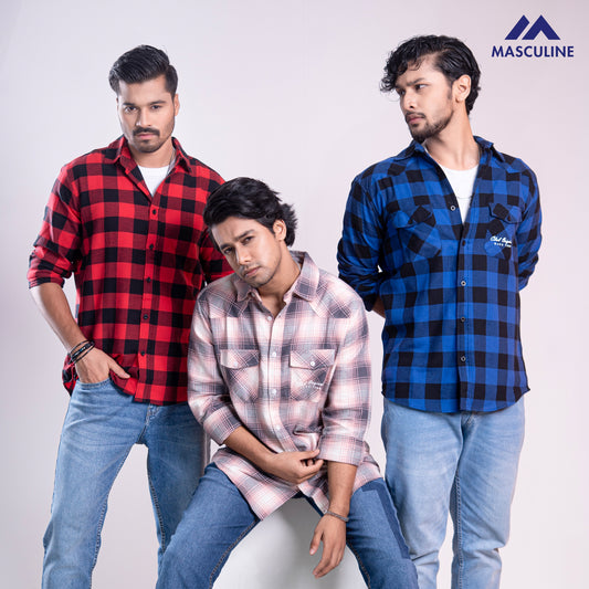 Mushuklardan qusish sperma fotosuratlari Qizi onasining mushukini yalaydi